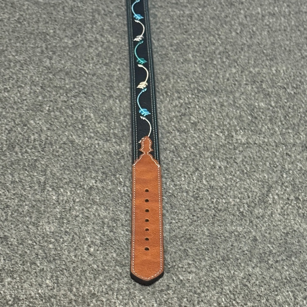 Girl’s XL Catchfly Belt with Teal Interior - Picture 5 of 6